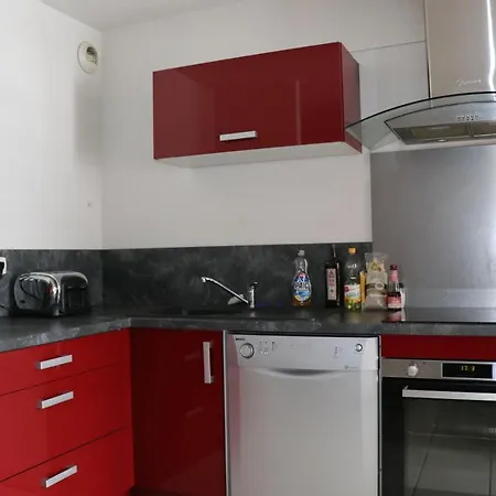 Deluxe And Summer Apartment, Parking And Wifi Apartamento *